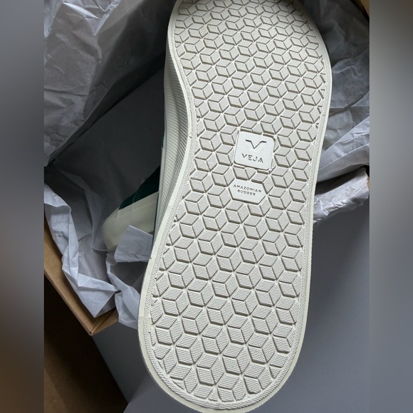 VEJA Wata II Low Men's Sneakers Sizes 9 & 11.5 Color Poker Pierre - Picture 7 of 7